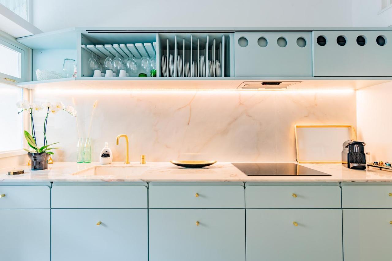Unique Modernist Duplex & Parking Apartment Porto